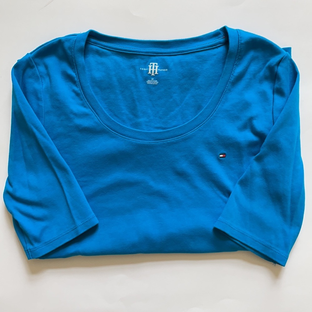 Tommy Hilfiger Scoop Neck Tee - Picture 4 of 6